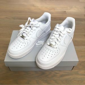 Nike Air Force 1’s white